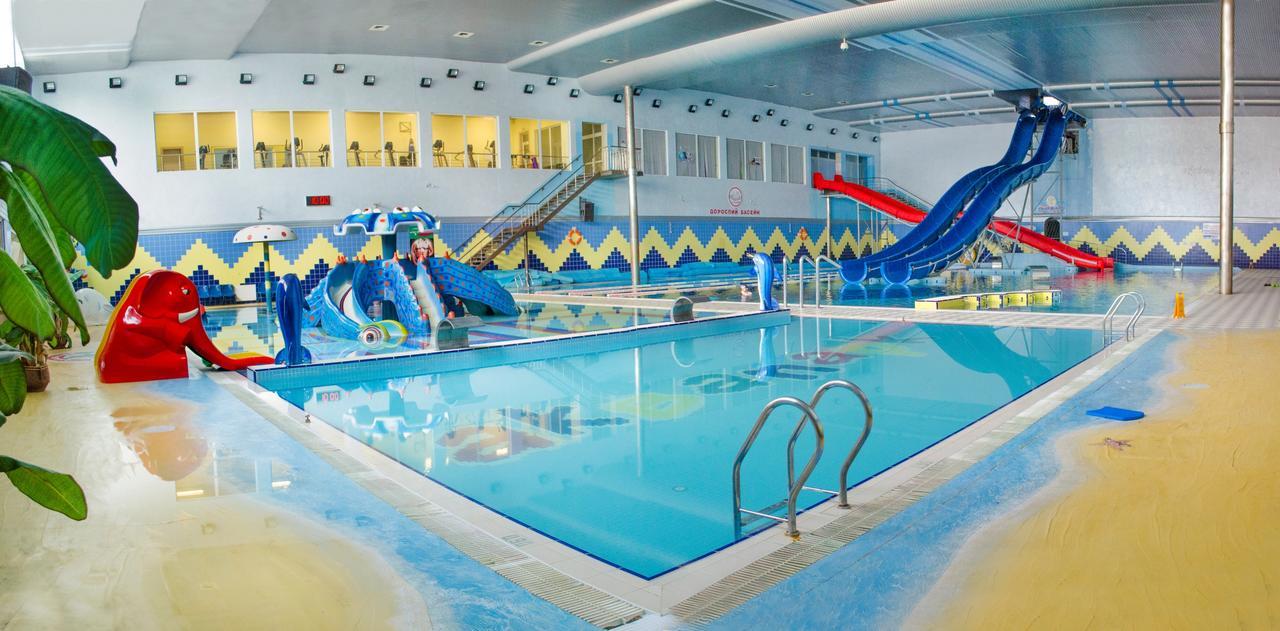 Hotel Aquapark Alligator Ternopil Exterior photo